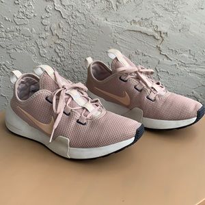 Women’s Nike’s (light pink)
